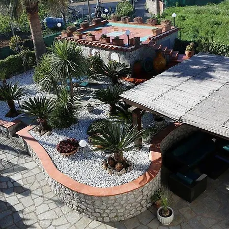 Bed & Breakfast La Cicas 4*